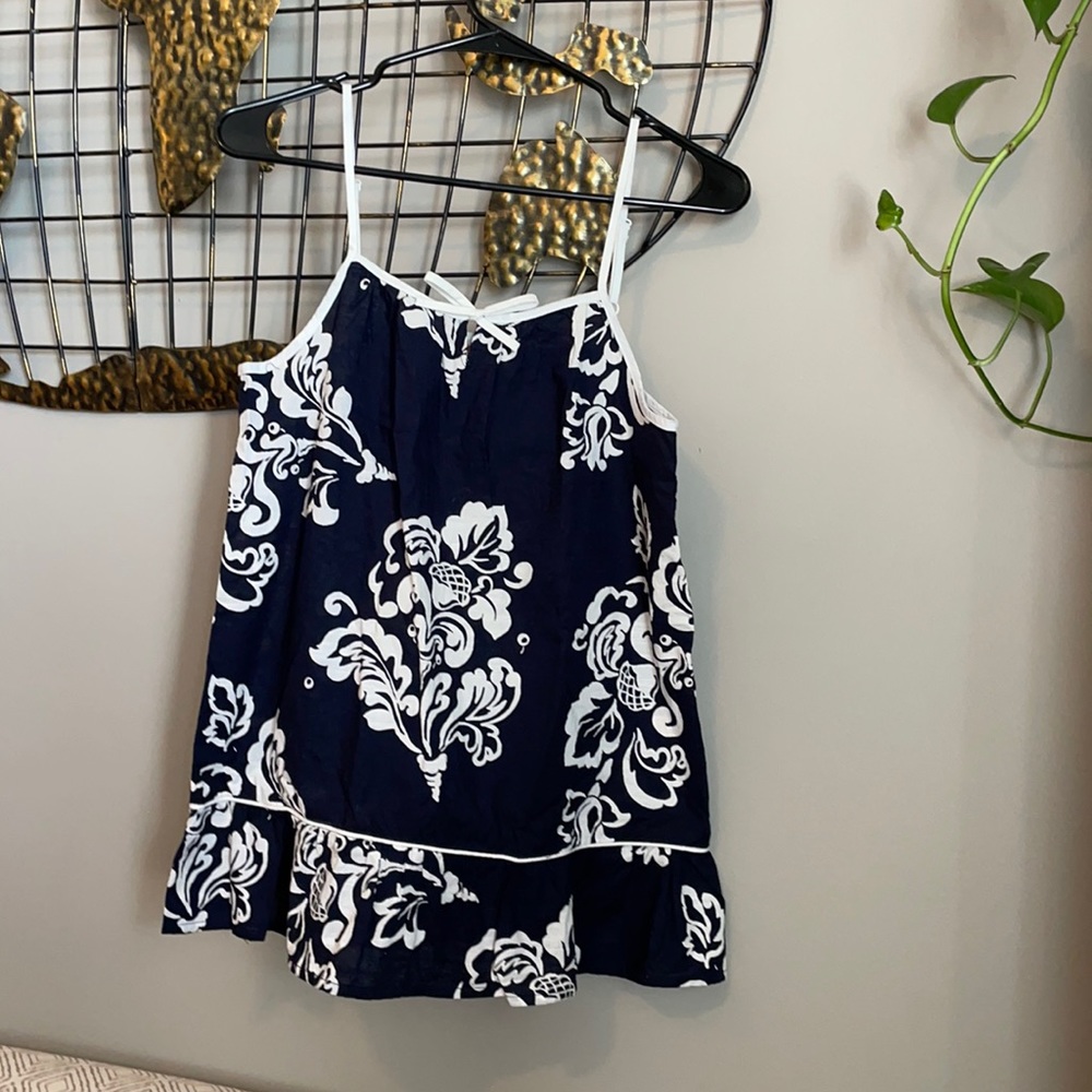 Casual navy tank